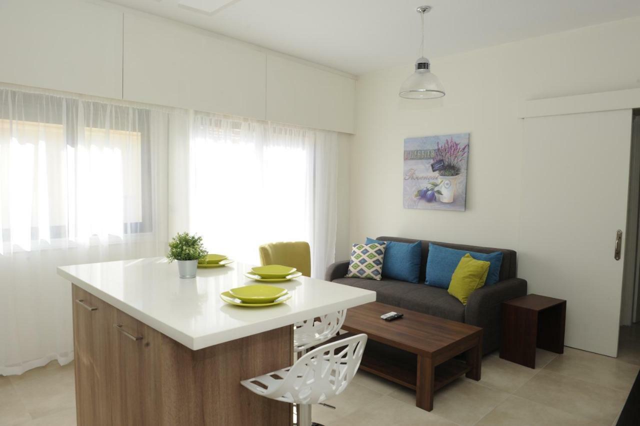 By The Way Apartment Larnaka Exterior foto