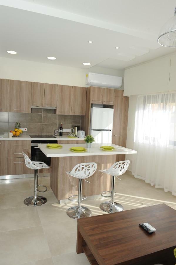 By The Way Apartment Larnaka Exterior foto