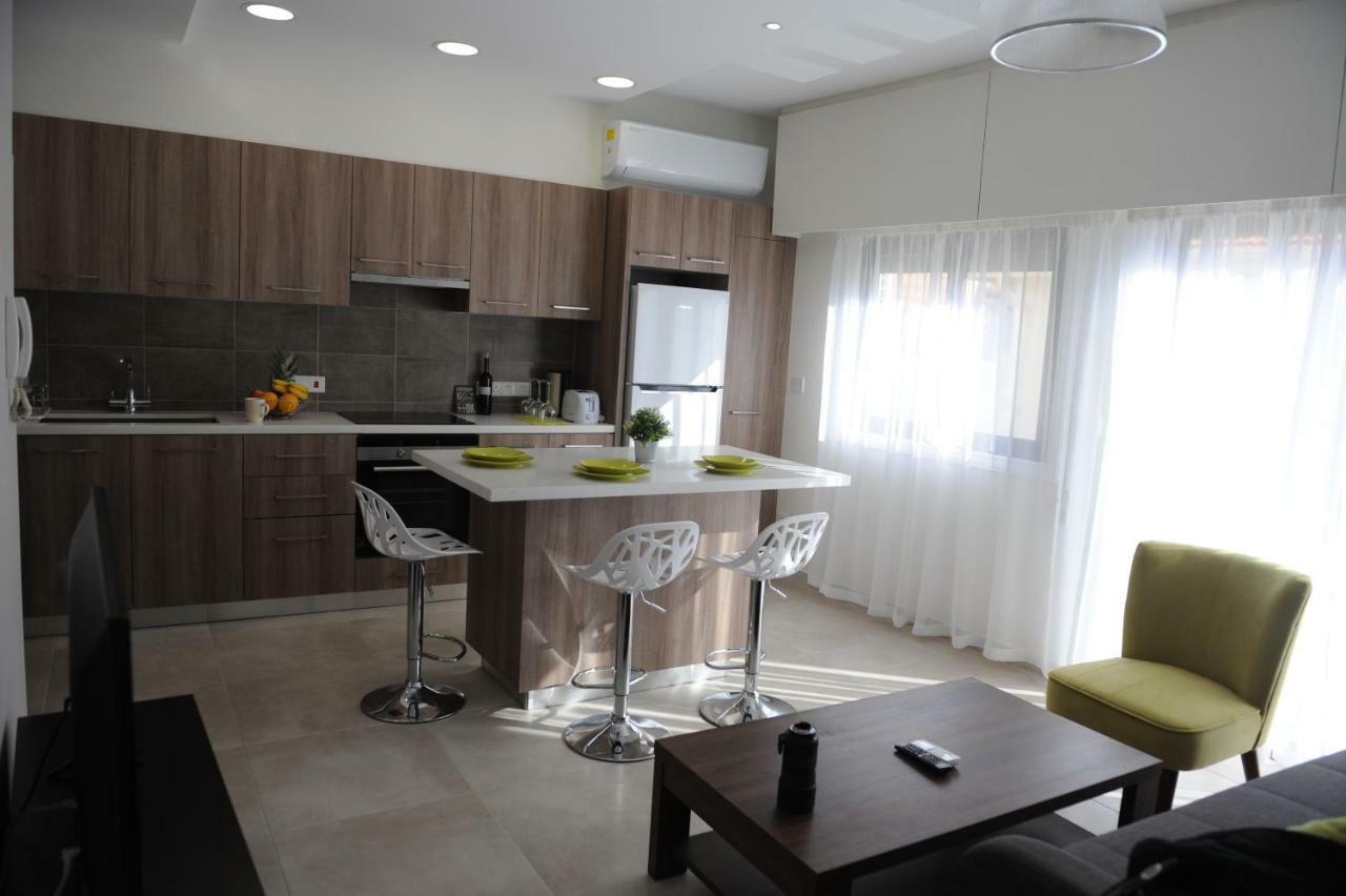 By The Way Apartment Larnaka Exterior foto