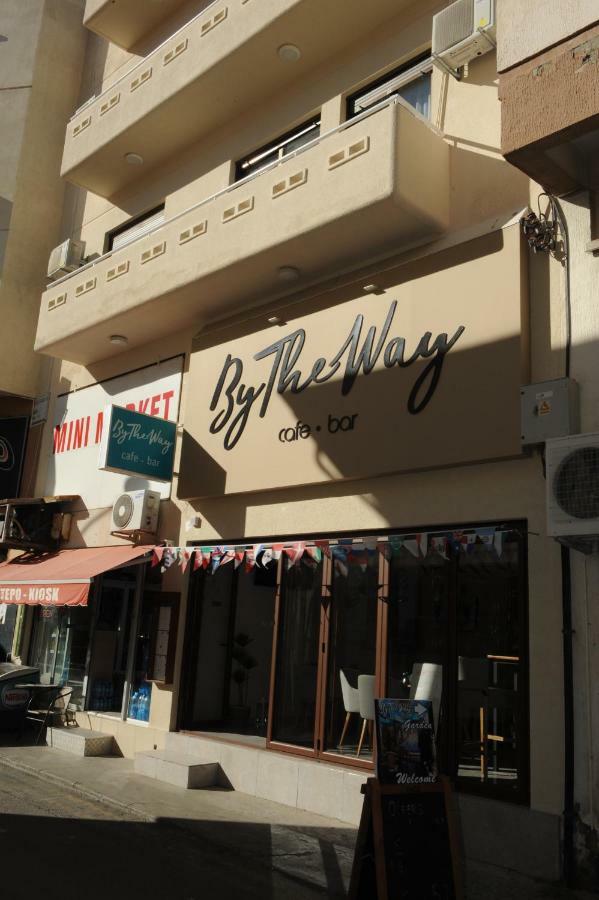 By The Way Apartment Larnaka Exterior foto